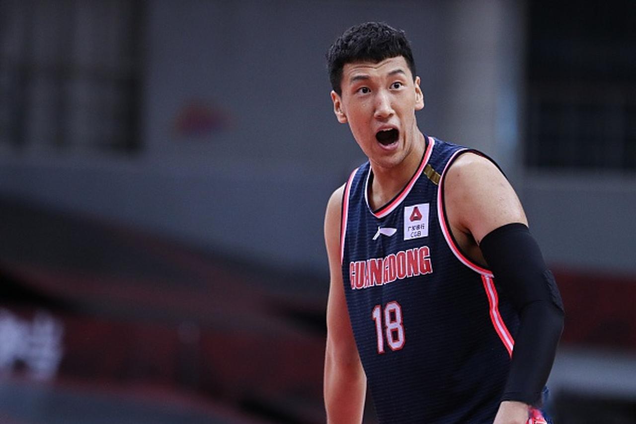 杜润旺或留队！南京同曦男篮开出3年顶薪合同后，杜润旺看似距离加入这支球队越来越