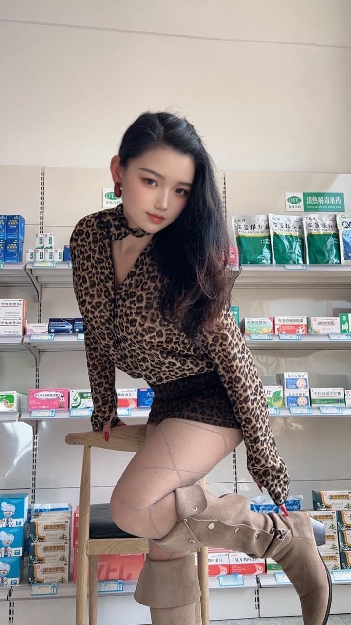 谁还不是小腰精小性感御姐风美女老板娘日常好身材好气质