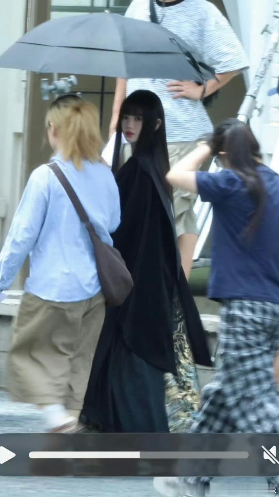 鞠婧祎黑长直恶女感这也太帅了！！