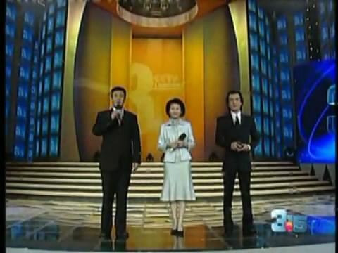 国家商业部部长胡平，到湖北省调研，期间在武汉逛百货商场，看中了一双棕色牛皮鞋。