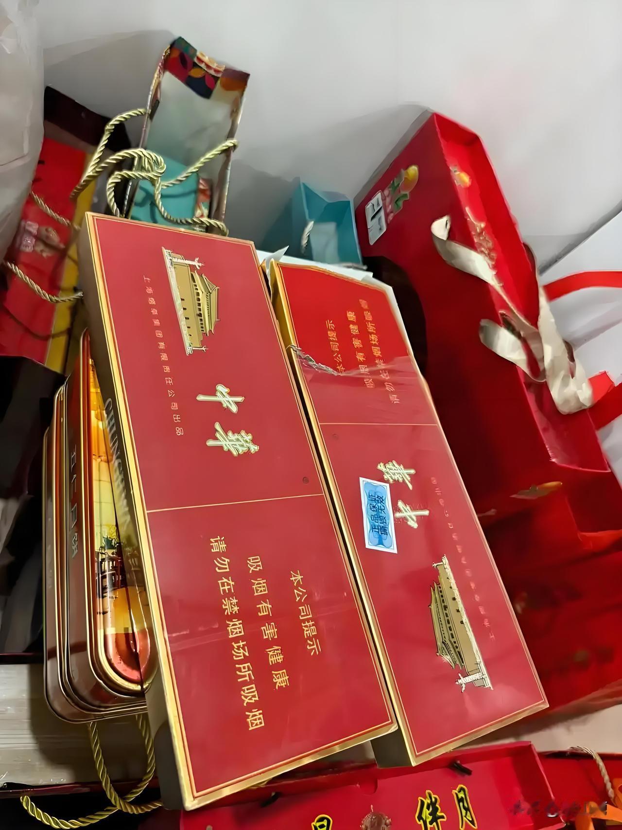早上，姨侄女打电话给她姨母（我老伴），说这两天把她给难住了。她告诉我老伴，婚
