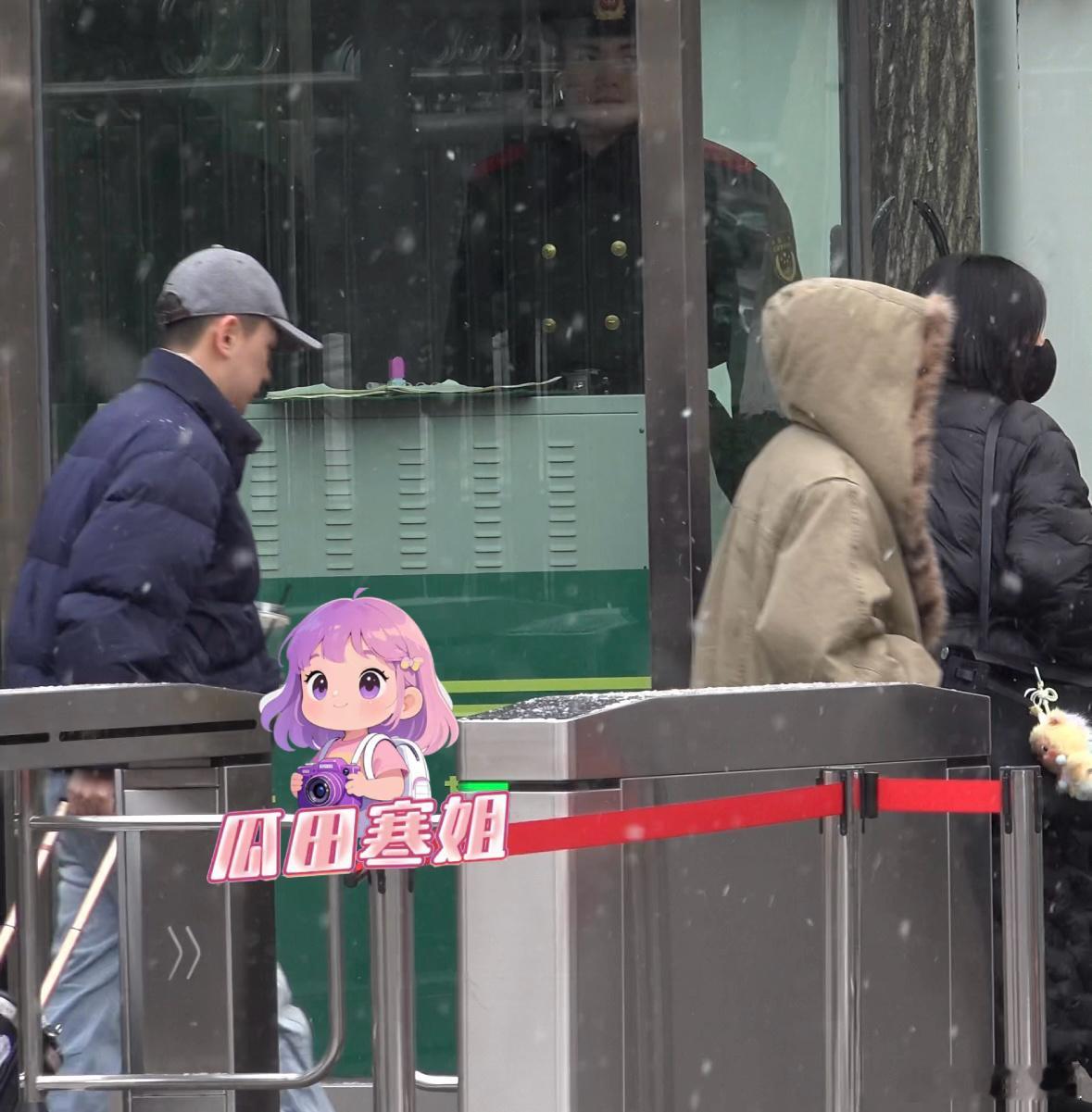 2026央视春晚首次联排前方传来报道鹿鹿来啦！帽子一戴谁也不爱白鹿