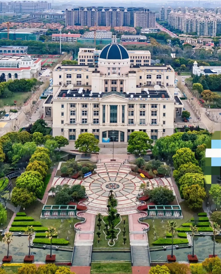 今年大学学费一涨，反而让很多家长和学生突然清醒了。砸20万读个普通二本冷门专