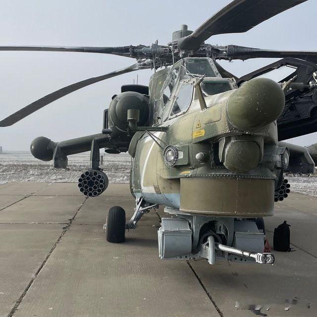 🗓🇷🇺1996年11月14日，升级后的米-28直升机（代号“N”，意为“夜