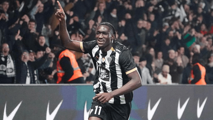 巴黎人报: 水晶宫有意昂热19岁前锋谢里夫, 要价2500-3000万