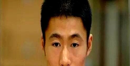 把一个人捧上神坛，再亲手把她拽下来，需要多久？说的就是“天降黑马”陈熠，之前