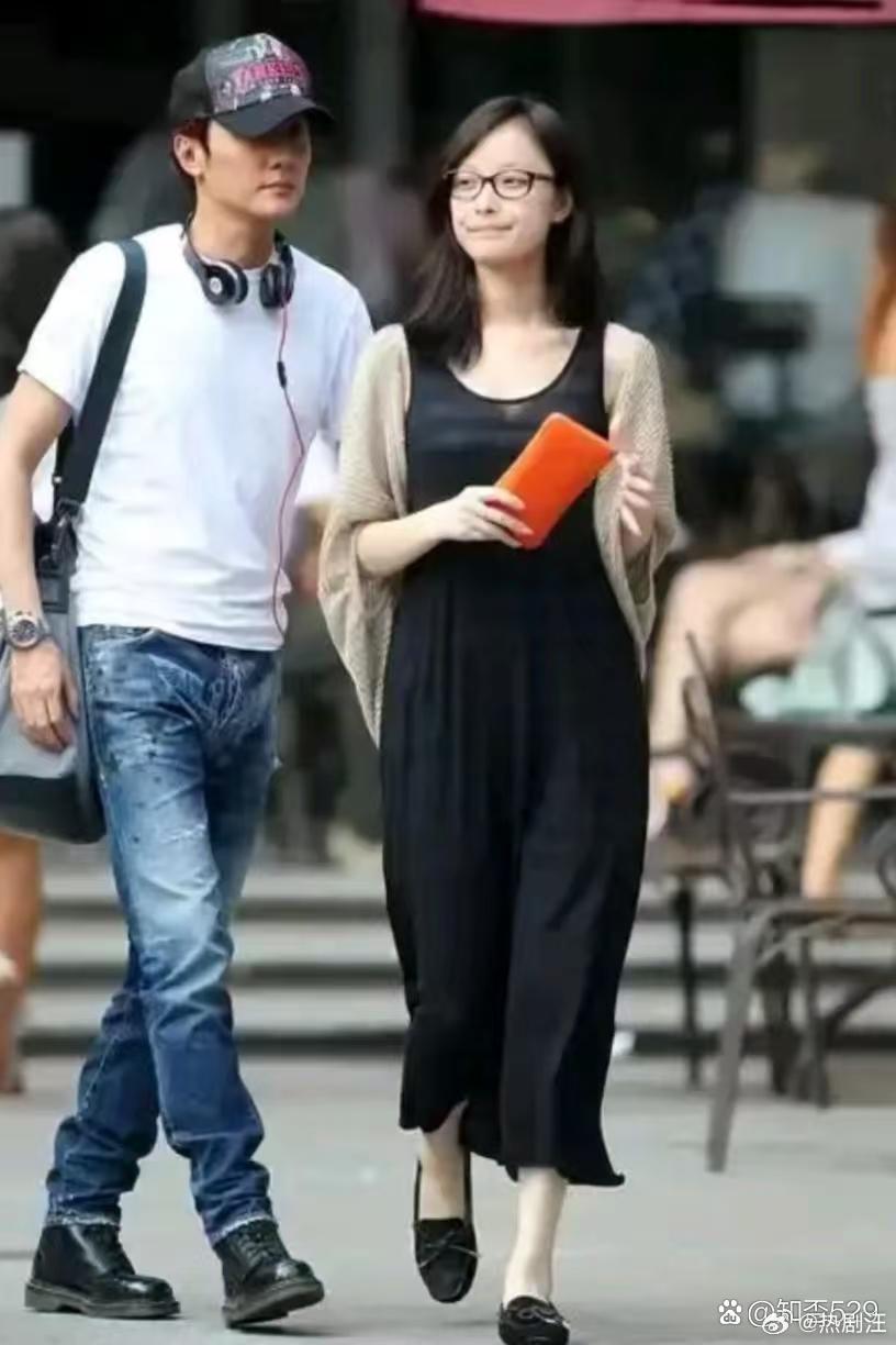 倪妮和冯绍峰年轻的时候，冯绍峰那时候真帅啊。