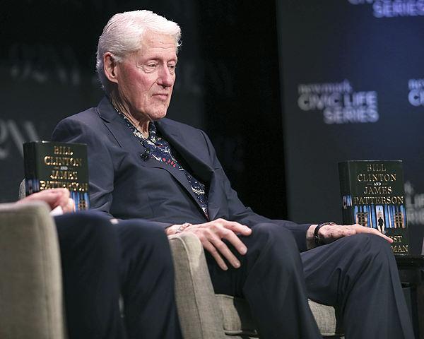 美国前总统克林顿曾公开喊话：“如果中国取代我们成为世界最大经济体，我的目标是确保