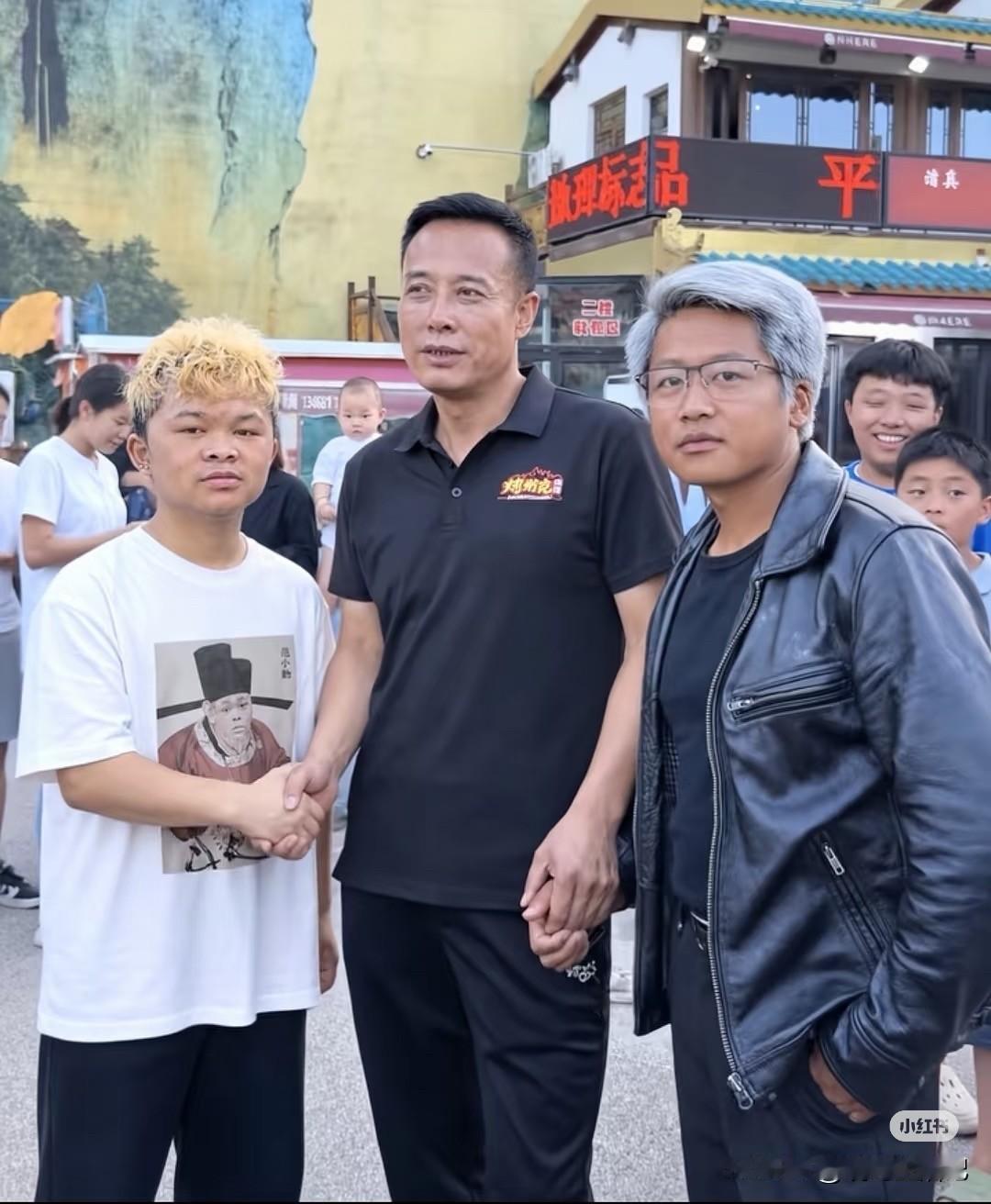 他们都是网红吗，我只认识范小勤。