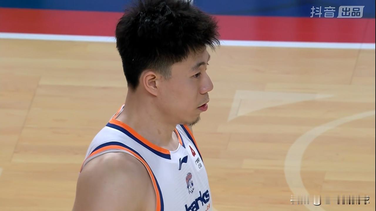 上海久事球星张镇麟真是太会说话了！最近张镇麟在接受媒体采访时，向一如既往的支持自