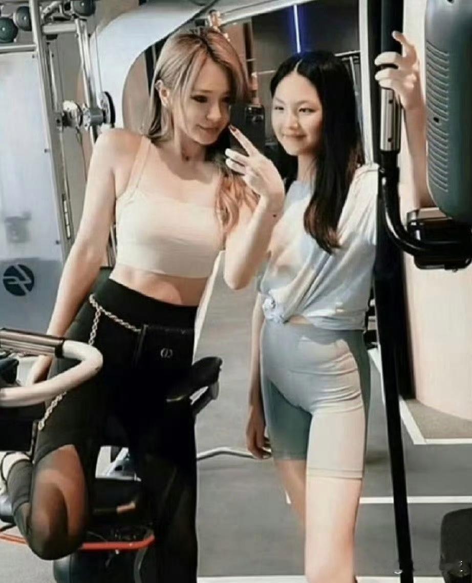 王诗龄的腿居然这么直