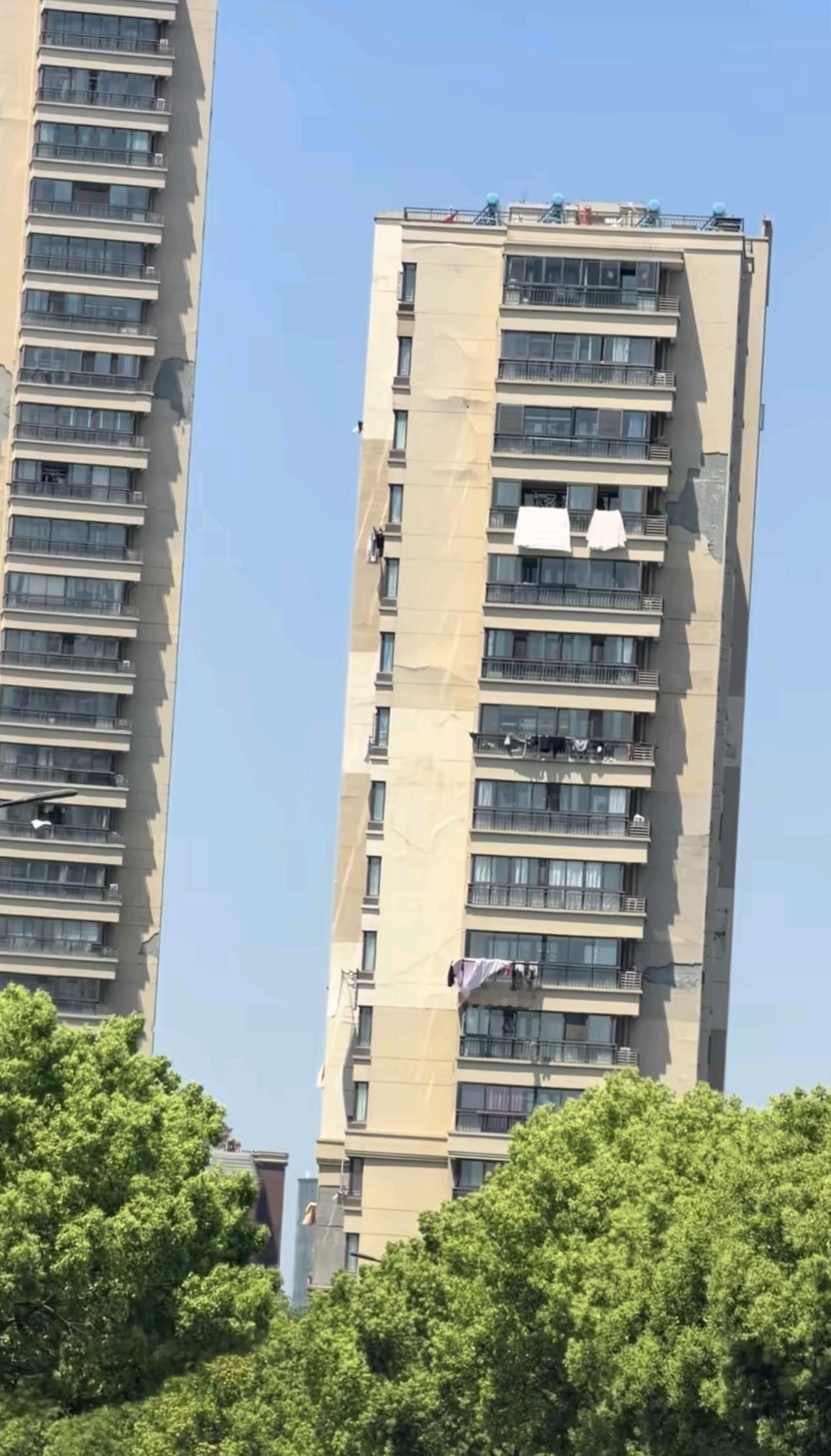 嘉兴万科海上传奇，最贵的时候也要3.3万一平米，十年出头点时间，外立面已经这样了