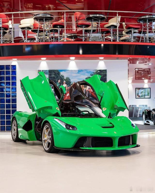 爱的颜色，绿的彻底的法拉利马王LaFerrari！[捂脸哭]汽车​​​