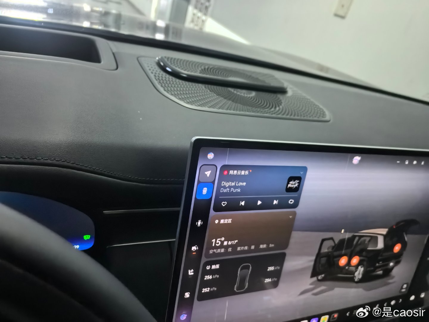 汽场全开大v聊车极氪9X作为50万级别的车子，在营造豪华感方面下了不少心思:
