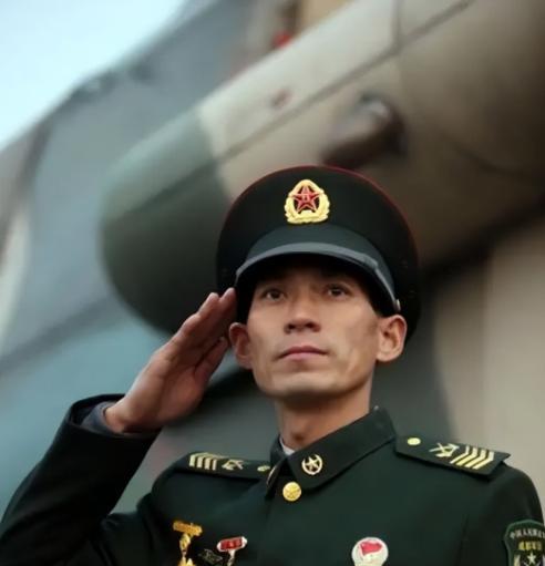 2000年，中国从俄罗斯进口6架军机，谁知刚飞不久就坏了4架！俄专家怎么也修不好