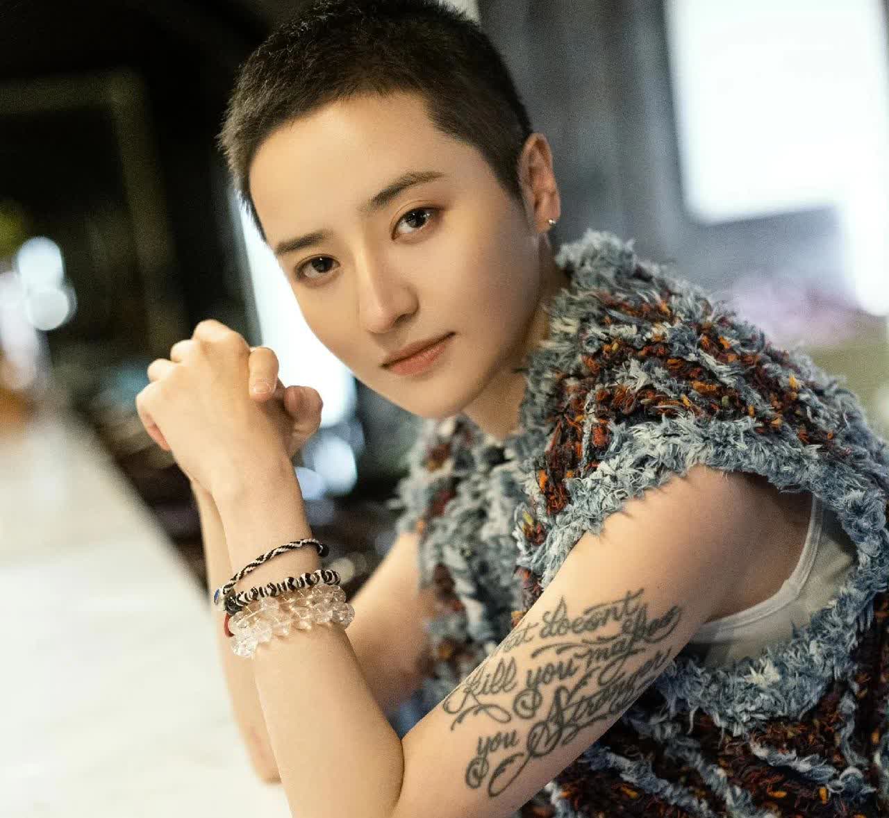 同为豪门千金，蒋一侨和姚安娜在综艺节目中被重视程度截然不同。作为香飘飘二