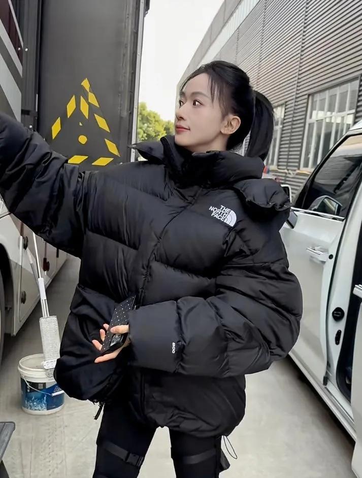 吴谨言这状态也太嫩了吧！被吴谨言的最新路透惊到了，这状态真的绝了！一