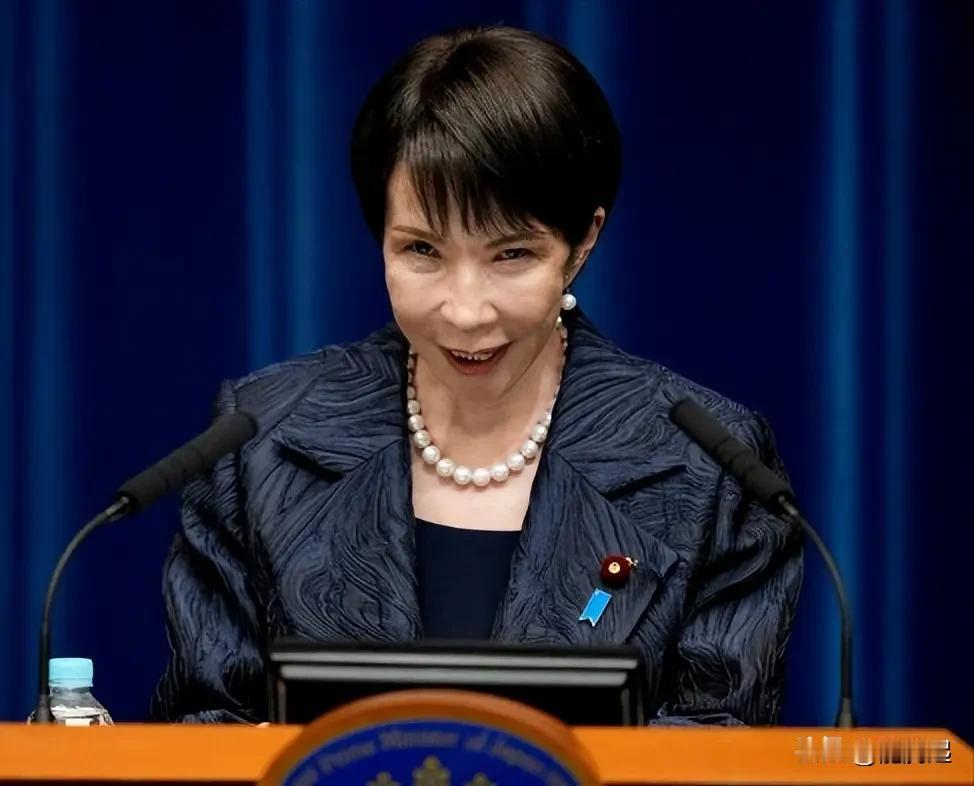 台湾两大名嘴认为，高市早苗左右为难，撤不撤回都得下台：撤回的话，联合国那边已