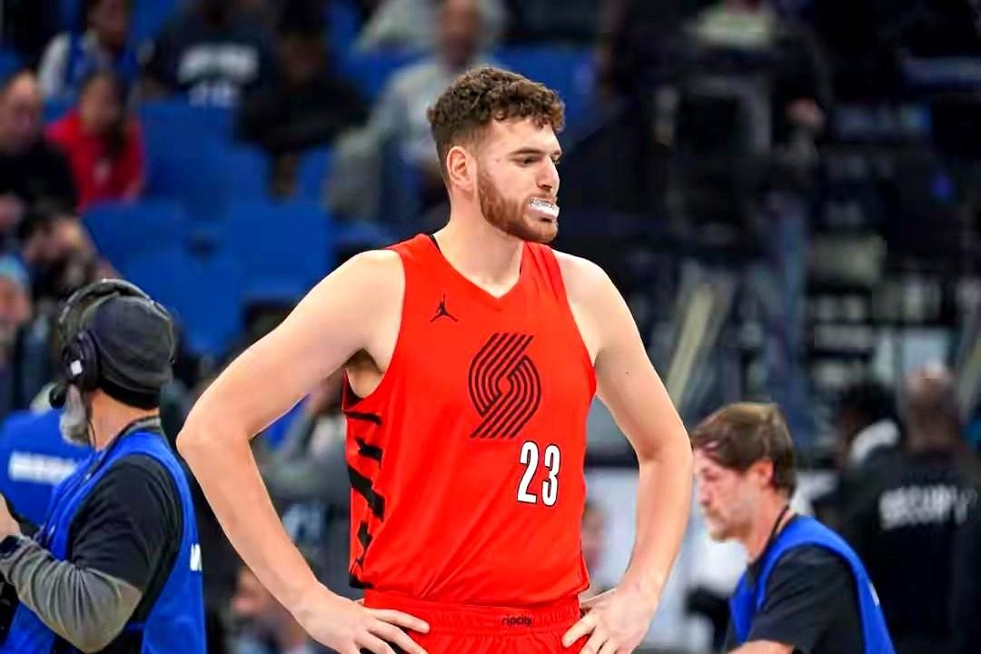 开拓者2024年7号秀克林根最近有点头大——球队想提速，传统中锋的饭碗要保不住了