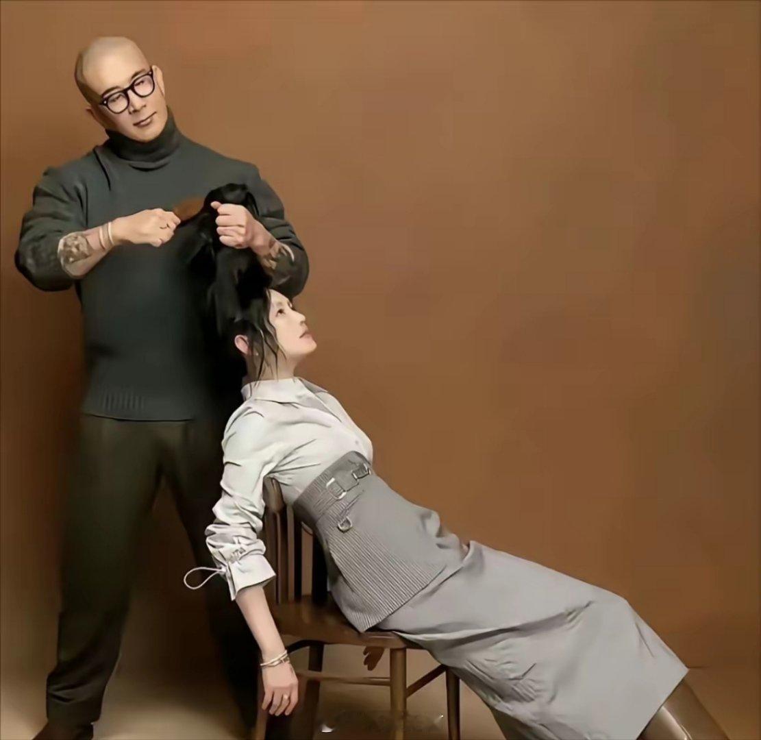 回头看大S和汪小菲，其实挺唏嘘的。当年他们在一起时，大S珠圆玉润容光焕发，挽着西