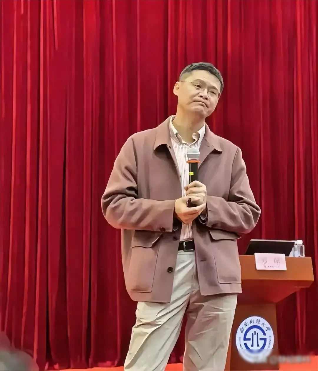 被一个00后小姑娘的话震惊了，她说：“我吃不了学习的苦，也吃不了生活的苦，可我为