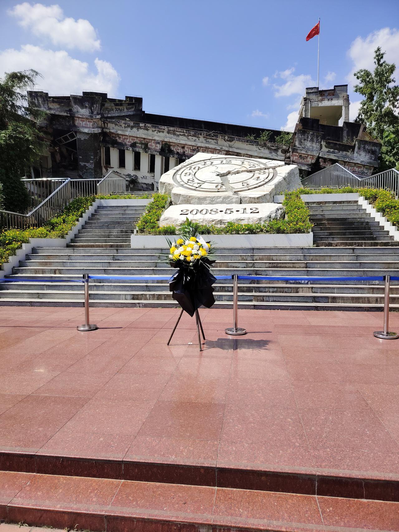 今天是5月12日，18年前的这天下午2点多，四川汶川爆发了8.0级大地震。虽我们