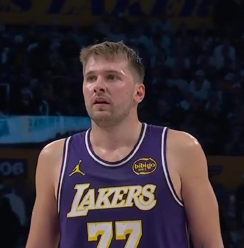 新赛季打到目前！！！东契奇：打了16场比赛总共得到（564分）。亚历山大：打