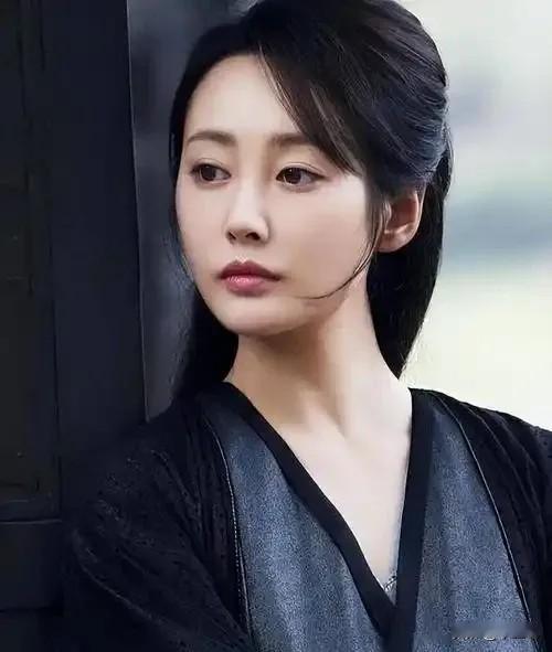 李纯今天结婚了！新郎不是她戏里的任何人，而是民谣歌手马頔。那些年她演过的角色