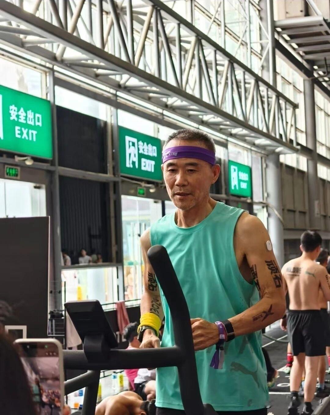 一个地产狂飙的时代过去了。地产大佬的现状：1、王石选择功成身退，提前退出企