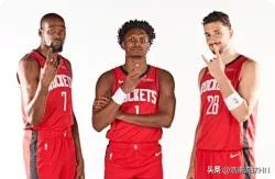 11月20号的火箭队，宣告找到最强首发五虎！中锋，亚当斯，身高211，6投2