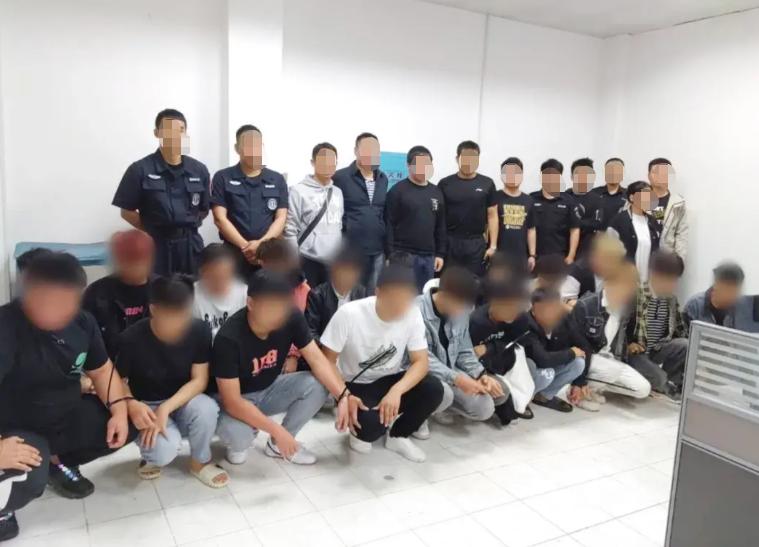 一夜之间连根拔起！公安部这回是真动了真格的。全国公安机关同步收网，一轮行动就打掉