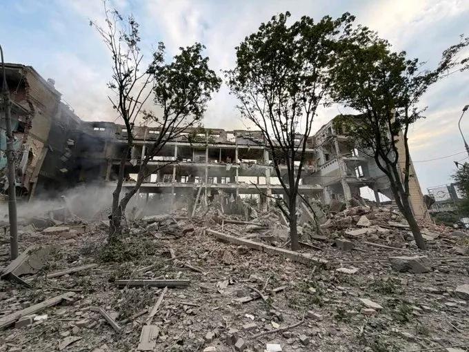 俄媒报道，当地时间26日，别尔哥罗德州代理州长舒瓦耶夫证实，由于当天乌军发动多轮