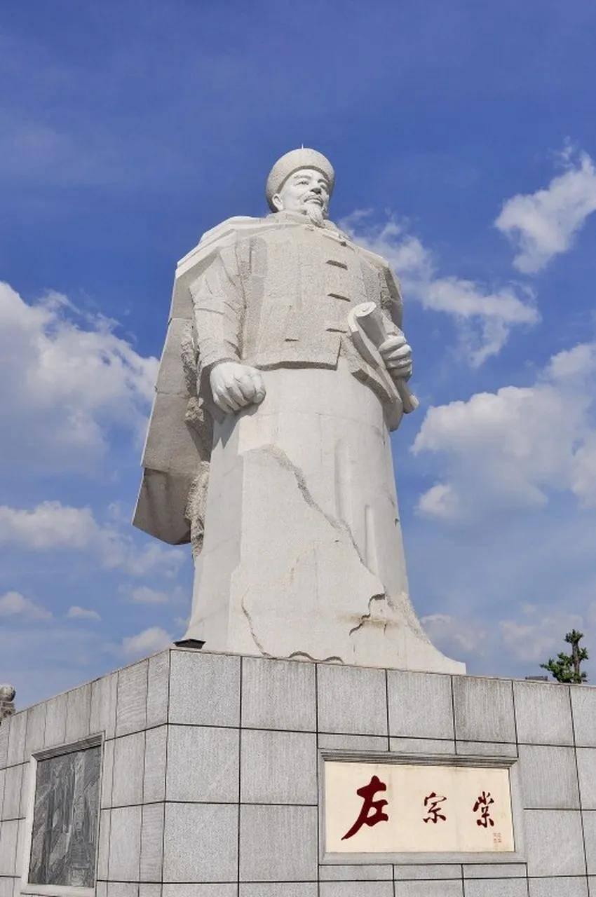 很多人都以为，左宗棠收复新疆，是晚清一次完美的国土完胜。事实上，大军平定南北