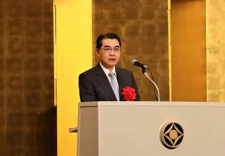 不见棺材不落泪！面对中方的出口制裁，日本开始低头求和！1月8日，日本外务省事务次