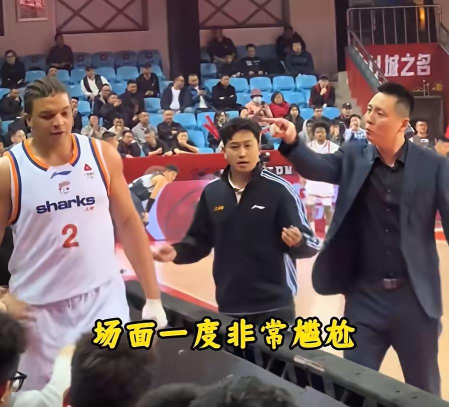 因为上海男篮提前4轮锁定常规赛第一了。所以剩余4轮与上海男篮比赛的球队，或多或少