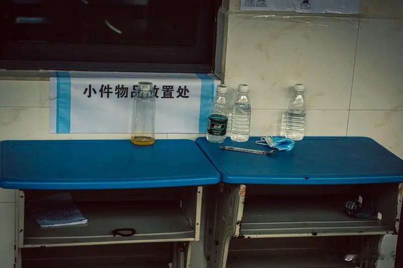 《三角洲行动》跑刀难度其实还好，关键得掌握方法。好多新手一上来就跑刀想赚收益，结