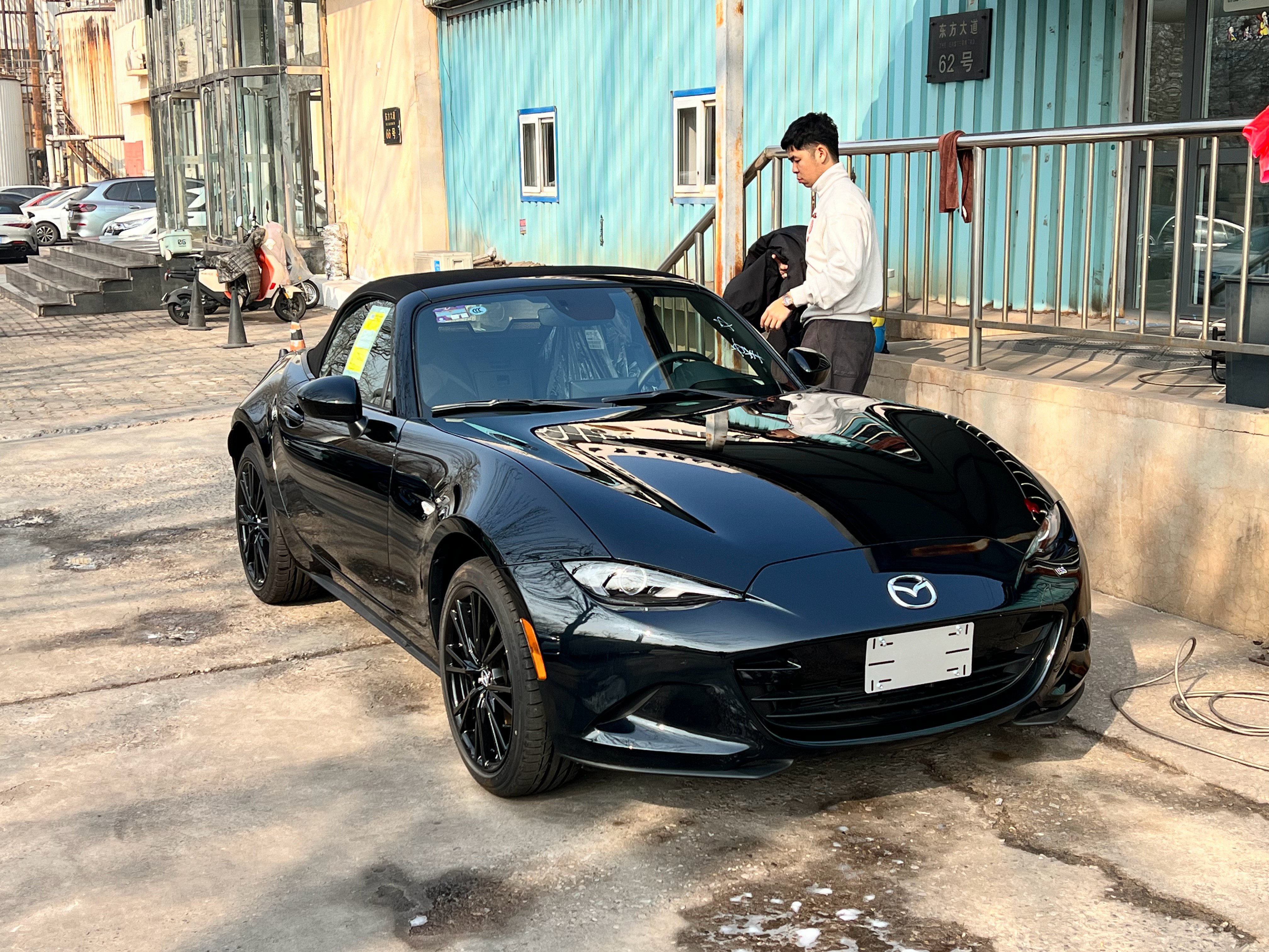 “190cm没资格开跑车”MX-5这个车，确实挑身高不过，德国跑车，美国跑车，