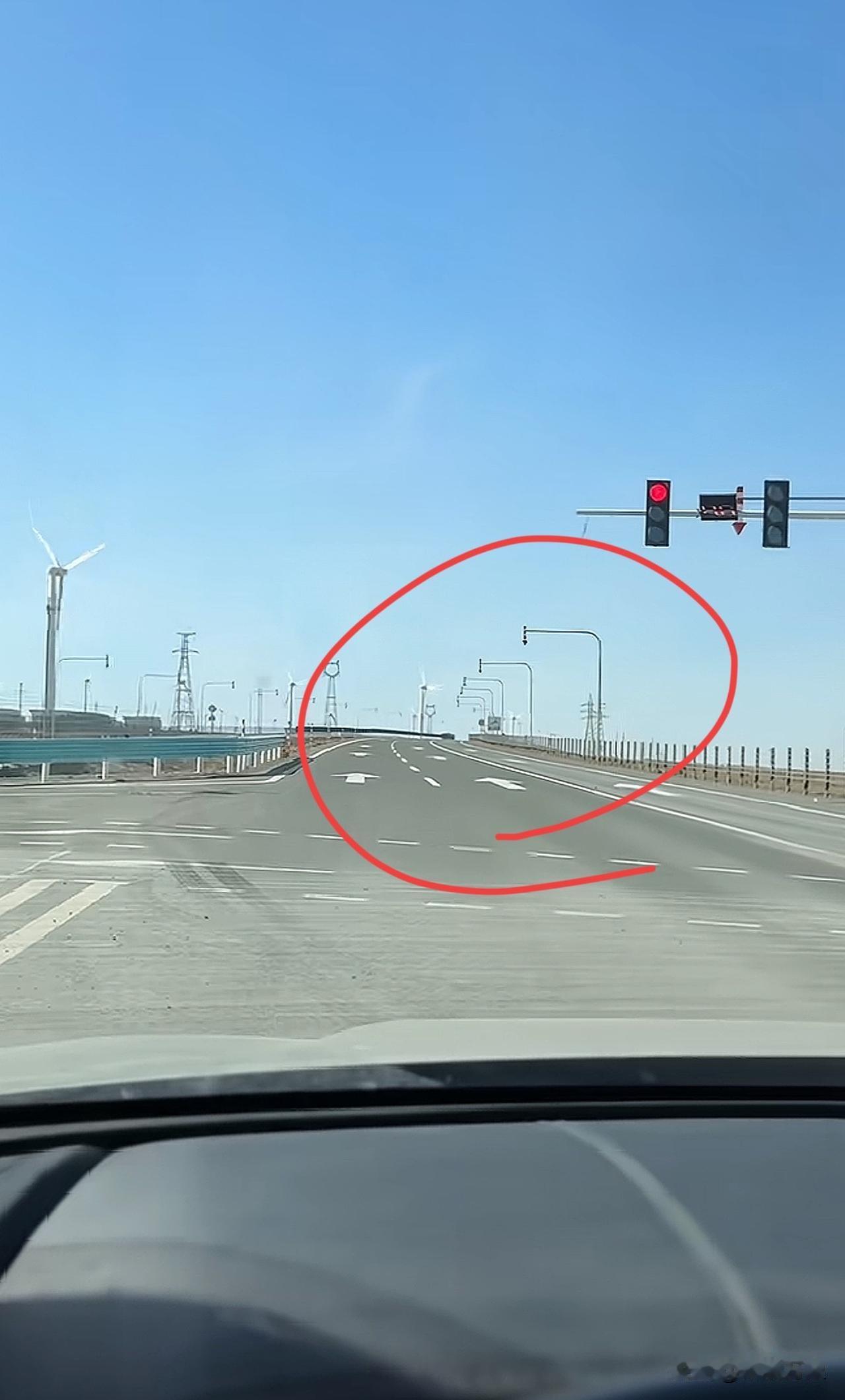 内地人第一次来新疆，问这箭头是干啥的？