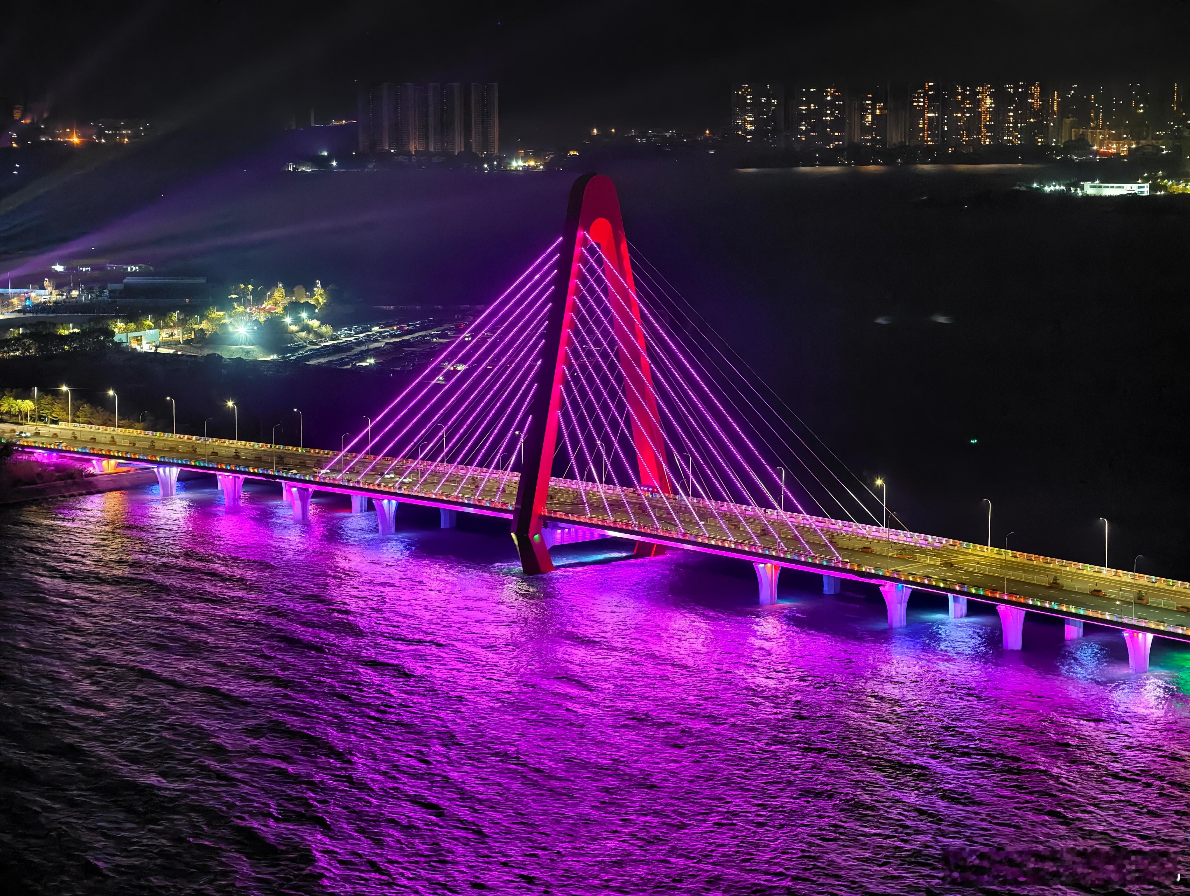 来双鱼岛看烟花，实在冷的半死！