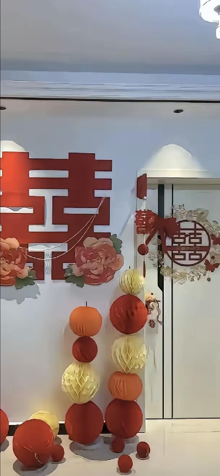 我同事家儿子，领证才一个月，因为女方非要飞云南打卡，男方说机票太贵想缓一缓，两人