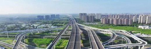高速为啥亏这么多钱高速公路这事儿真是让人头大，美国高速免
