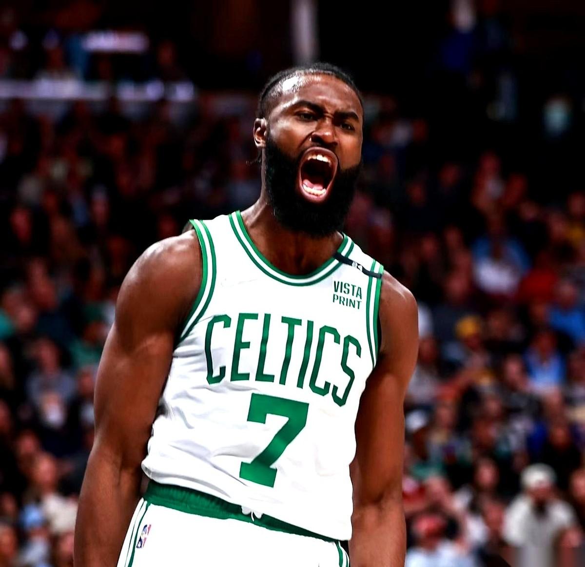 凯尔特人管理层这算盘，算是彻底打冒烟了。眼看塔图姆赛季报销，高层办公室的门一关