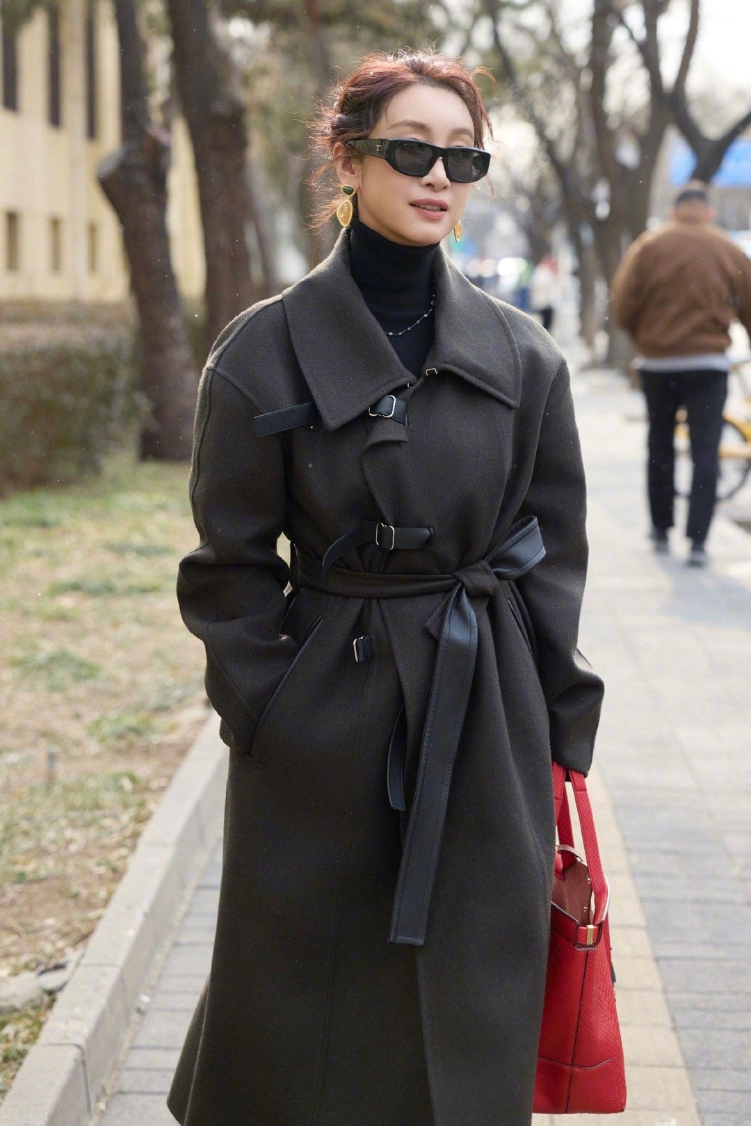 秦海璐衣品真的太爱秦海璐的衣品了！这次春晚联排，她简直是“行走的大衣种草机”。