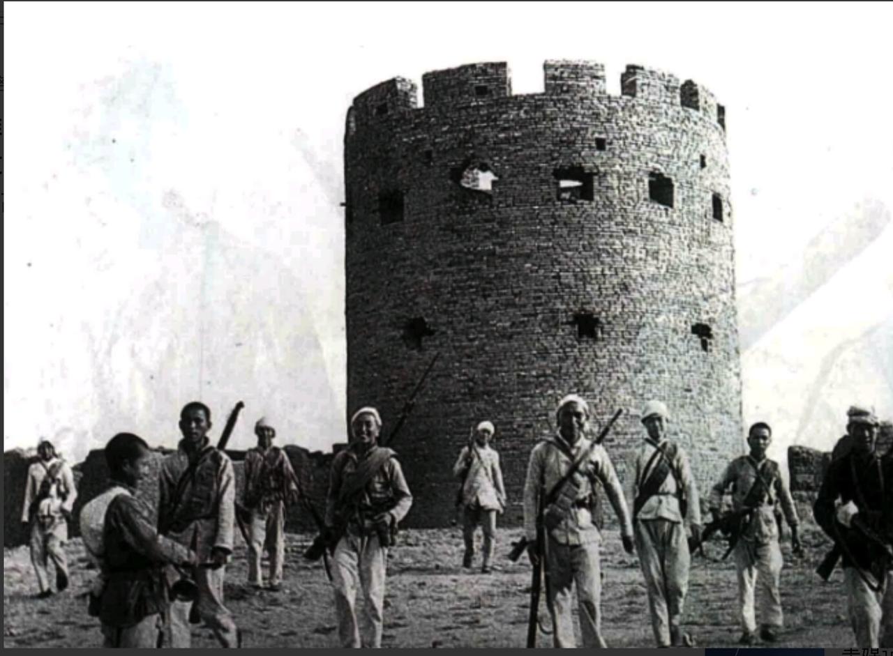 旧中国落后，老百姓点灯大多靠煤油。可抗战剧里的炮楼里却有探照灯，这些高功率探照灯