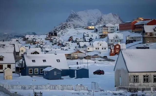 2026年1月，白宫新闻发布厅里，丹麦外交大臣拉斯穆森一脸郑重地对着镜头许诺：从