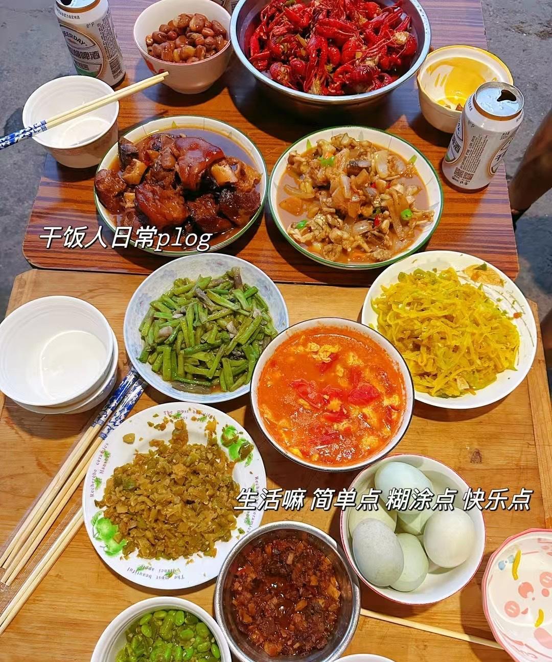 为什么八大菜系里没有湖北菜？因为我们湖北菜包含八大菜系！湖北菜吸取了各家所长