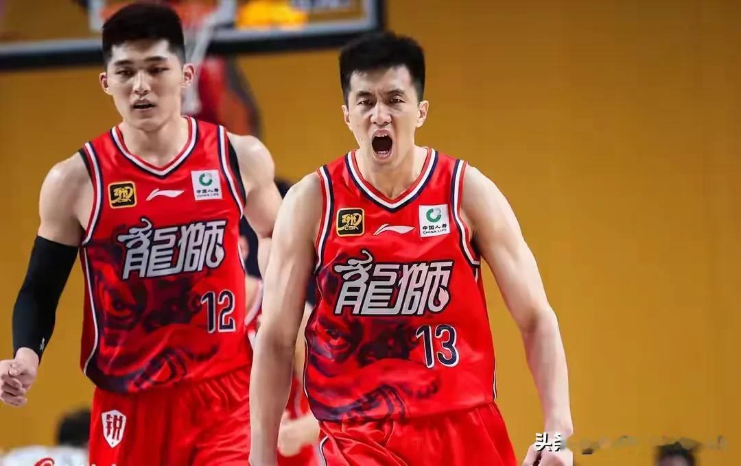 郭艾伦又拉伤了，昨晚和广东队的比赛都没有上场，也确实是打不动了，给他两个建议可以