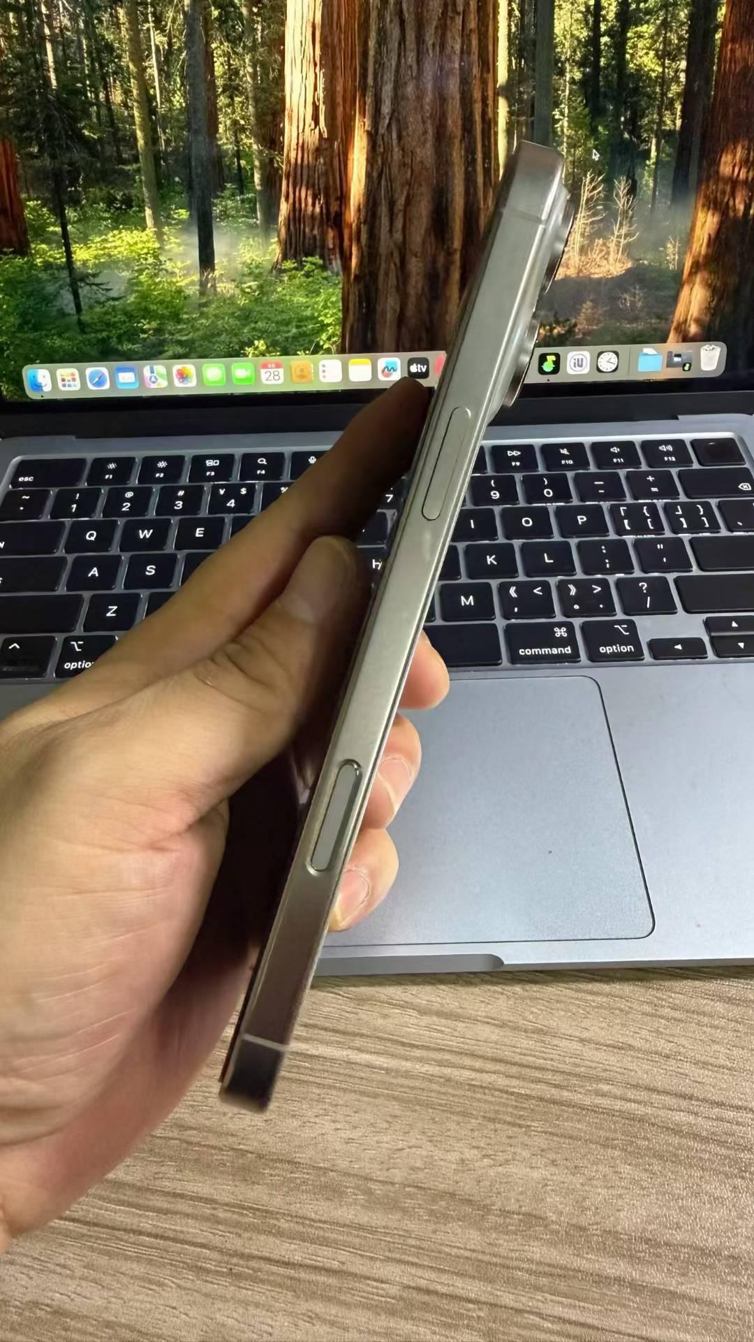 【豆花数码】iPhone16ProMax港版双卡准新机（电池循环1次）支持AppleIntellig