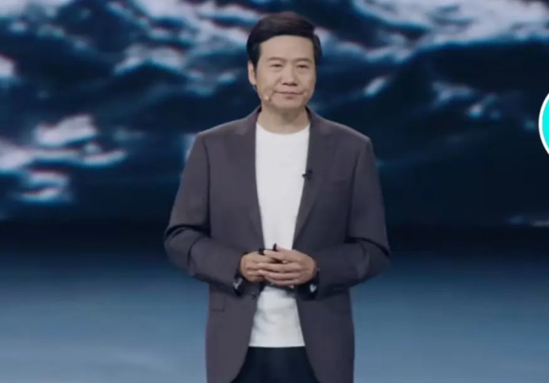 果然还是男人懂男人！我问老公，雷军和那些发福的中年大叔比，你觉得谁更有气质？