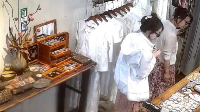 陈好宋茜同游大理古城大理古城偶遇陈好宋茜网友偶遇陈好和宋茜逛大理古城，两人并肩
